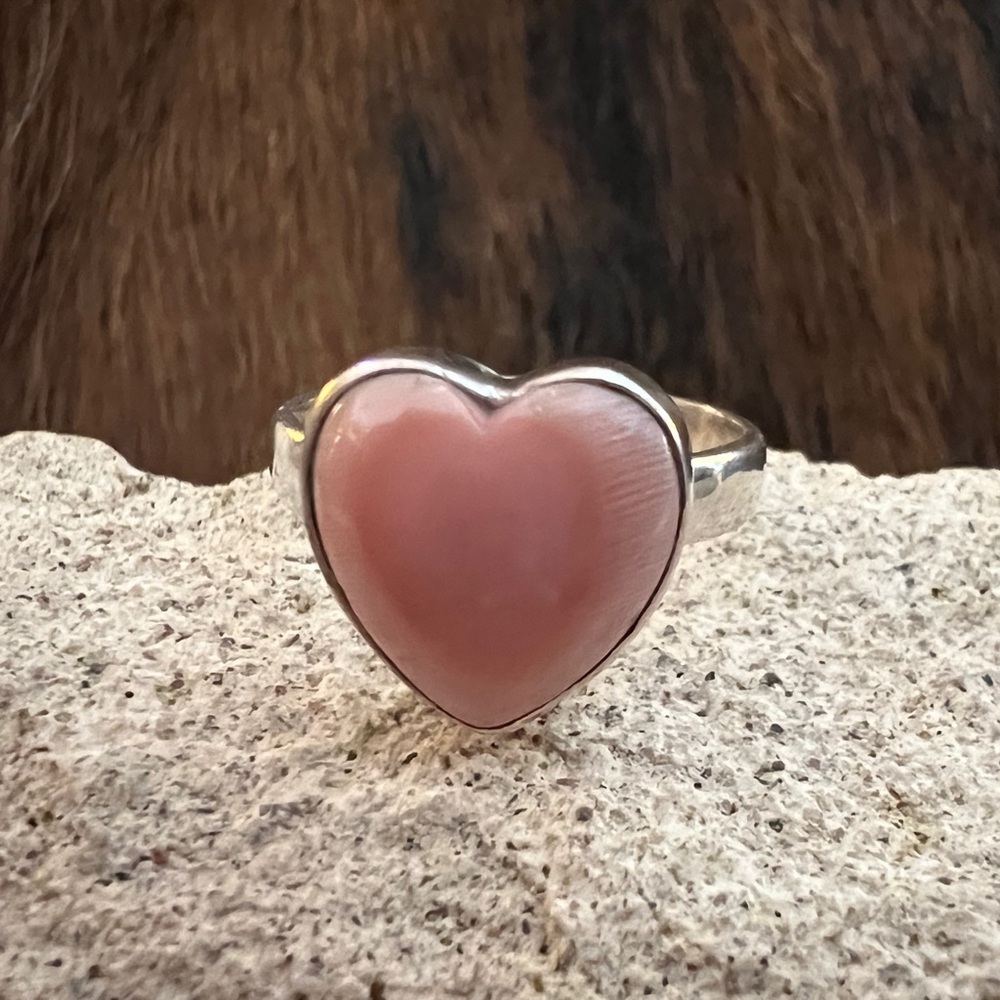 ❤️ Queen Pink Conch Heart Ring Sterling Silver Navajo Southwestern Style Sz 8.75